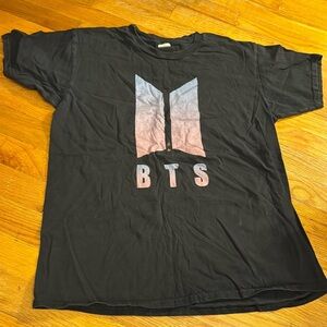 2018 BTS Love Yourself World Tour Shirt T-Shirt Gildan LRG Black